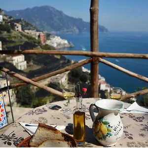 https://villa-rina-amalfi.hotels-amalfi.com