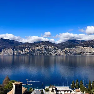 https://villa-emma-malcesine.hotelinveneto.com