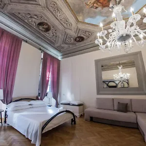 https://n4u-guest-house.it-tuscanyhotel.com