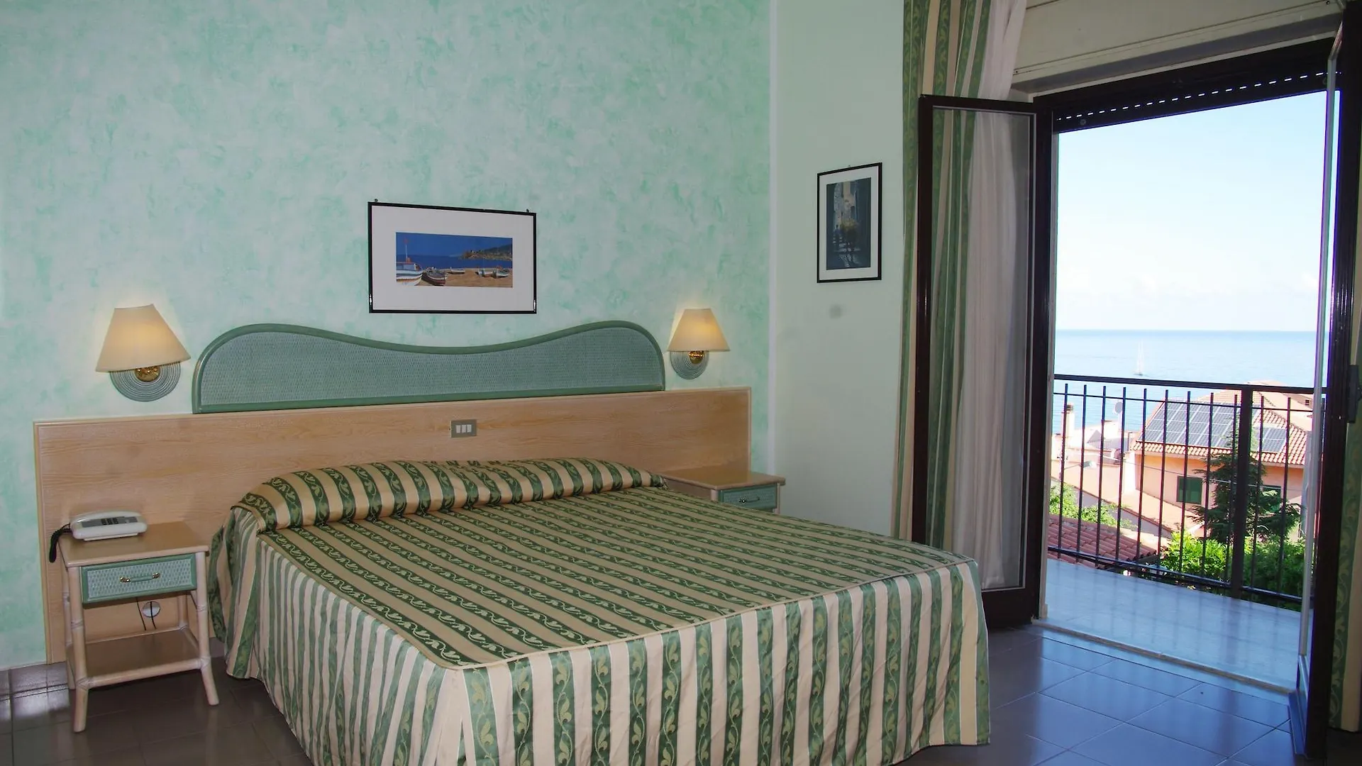 Hotel Villa Belvedere 체팔루